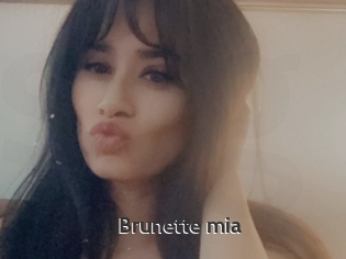 Brunette_mia