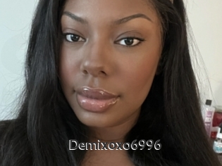 Demixoxo6996
