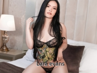 Lara_evans