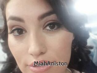 MiahAniston