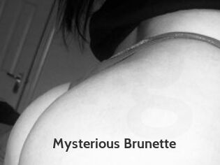 Mysterious_Brunette