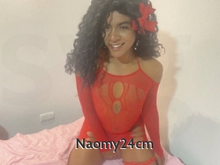 Naomy24cm